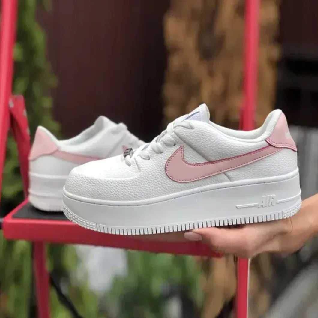 Кросівки Nike Air Force · розміри: 39, 40, 41