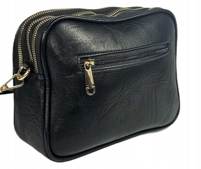 Torebka listonoszka damska czarna skórzana z motylkiem elegancka