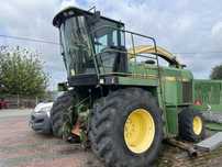 Kabina sieczkarni John Deere 6810/6910
