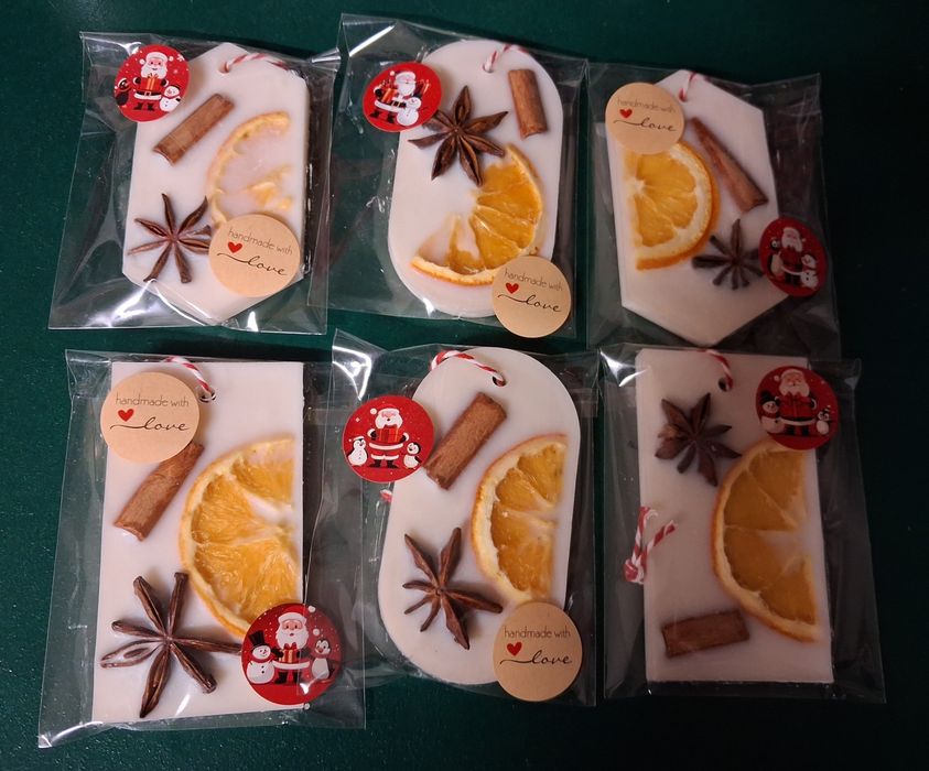 Zawieszki zapachowe z wosku sojowego swiateczne