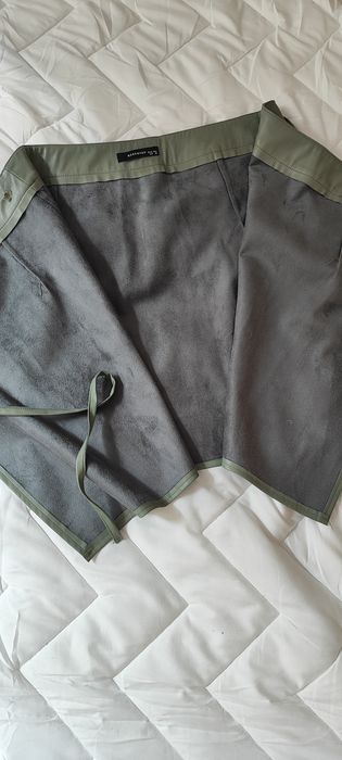 Oliwkowa spódniczka ze sztucznej skórki