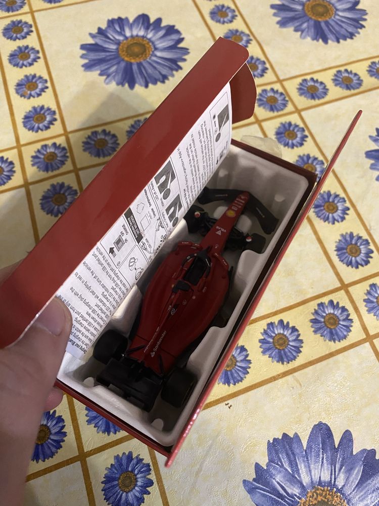 Машинка shell v-power F-1-75
