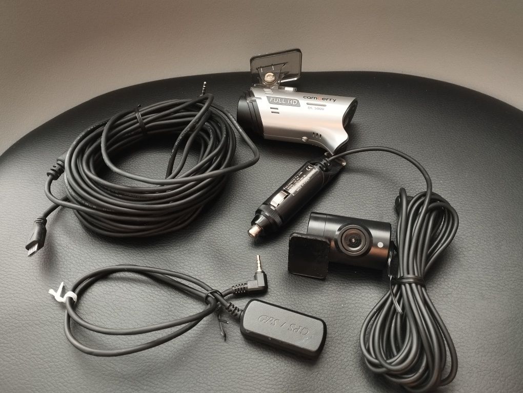 Kamera samochodowa Camberry DC 5000 GPS + tylnia. Nie włącza się!