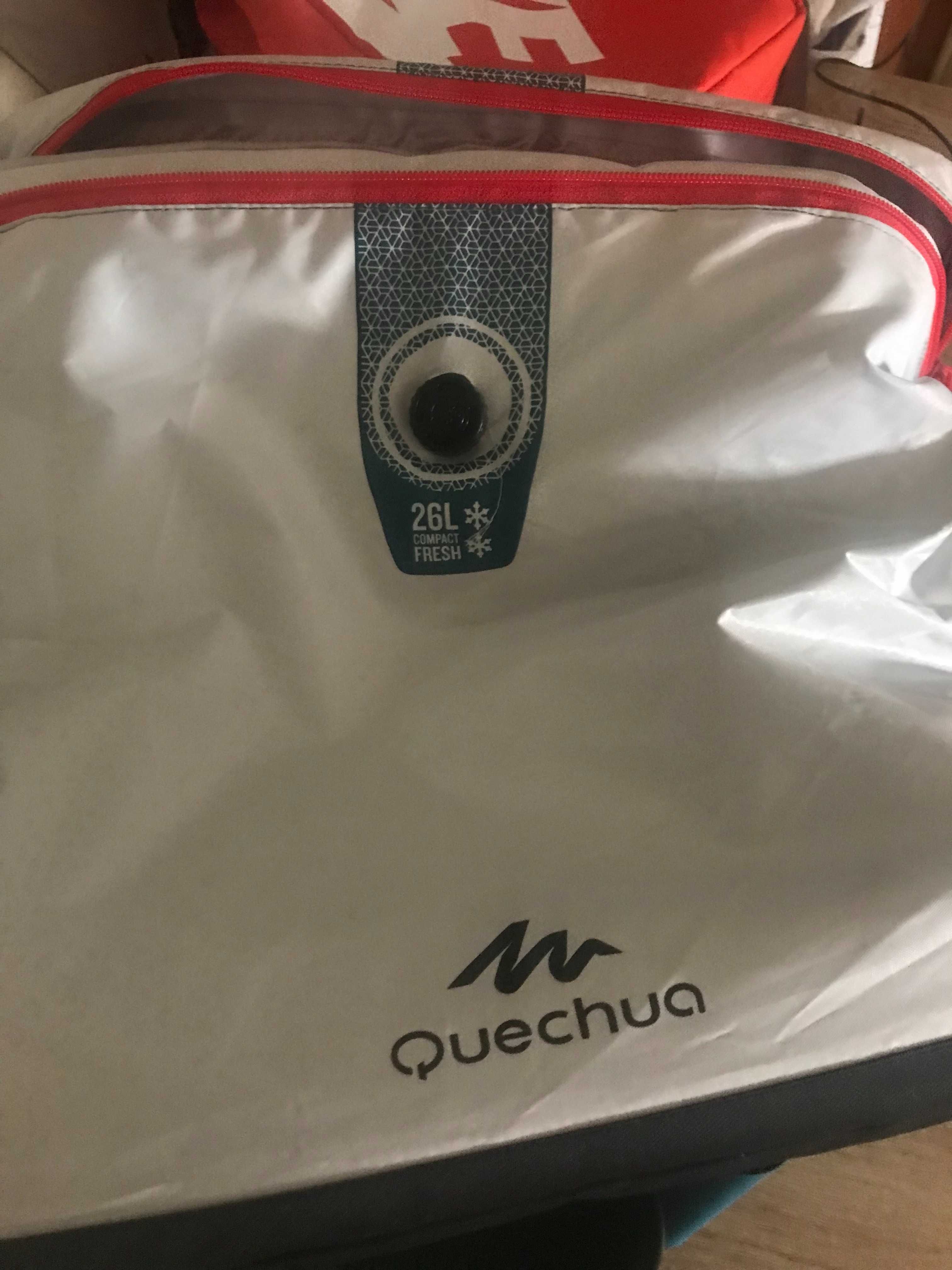 mala térmica quéchua como nova  26 litros