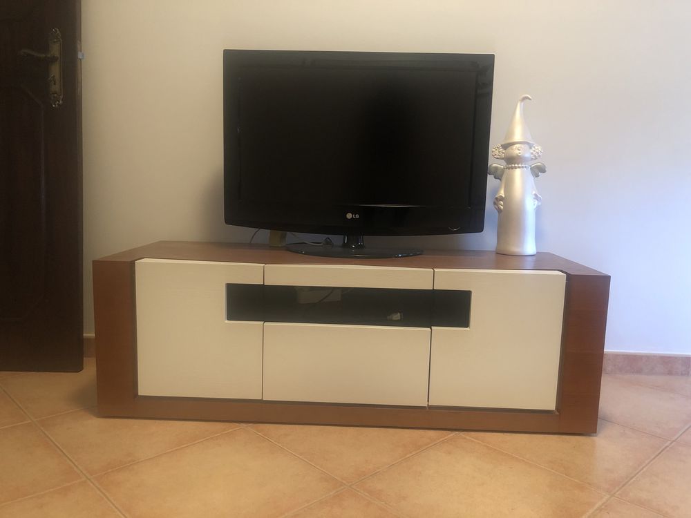 Movel de TV em madeira