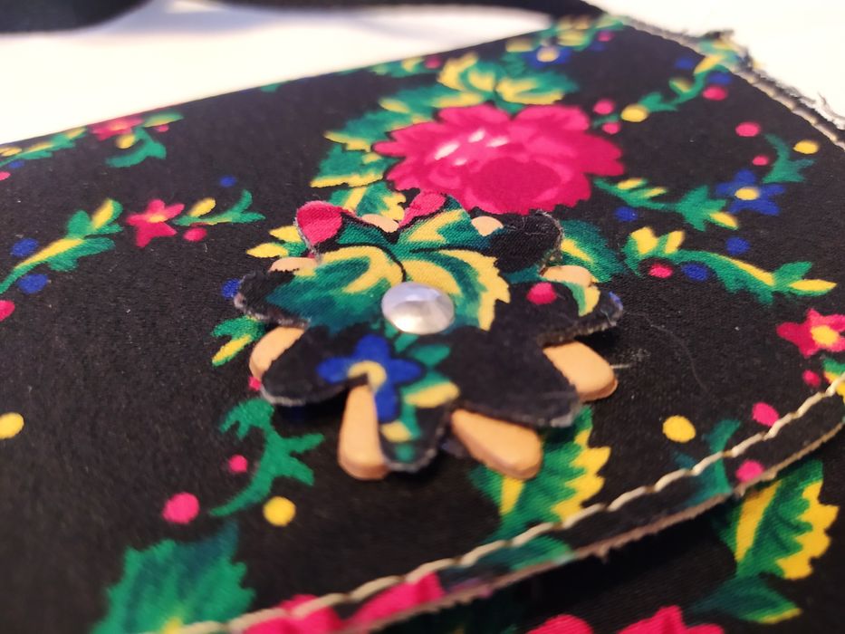 Mała torebka z motywem ludowym