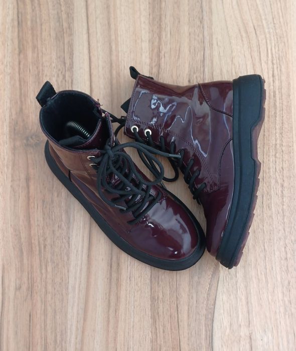 ZARA демі черевики лакові ботинки чоботи на дівчинку 32-33р