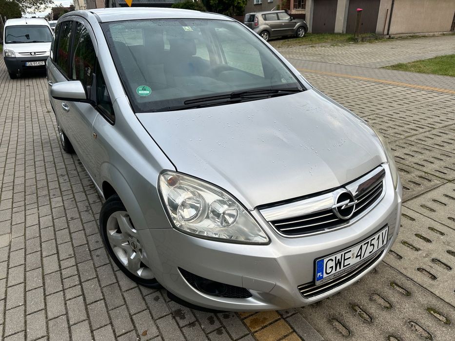 Opel Zafira Niezawodna,mocna benzyna,7 m, hak,po liftingu,tempomat, opony wielosez
