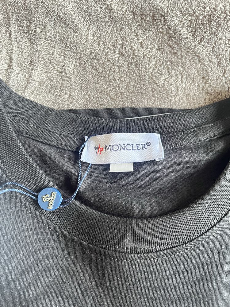 Tshirt Moncler preta