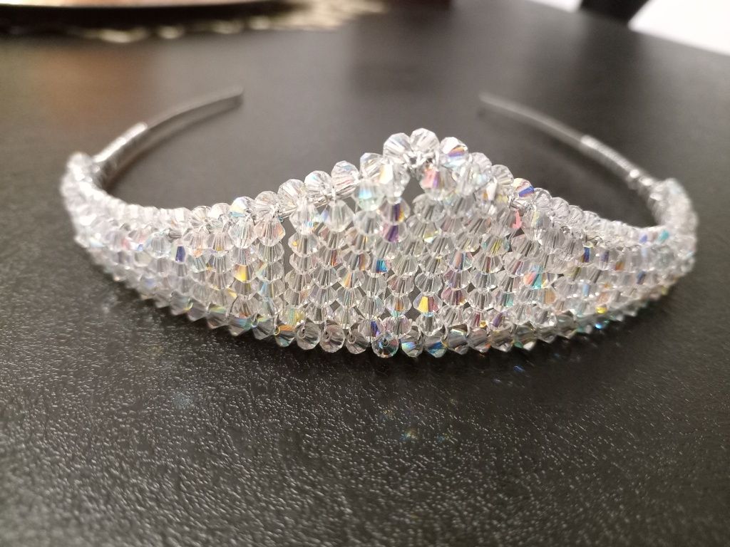 Diadem do włosów na wesele, ślub lub studniówkę.