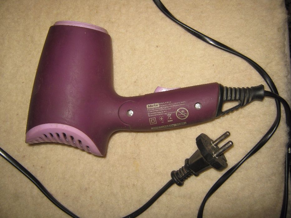 Компактный ФЕН для волос.