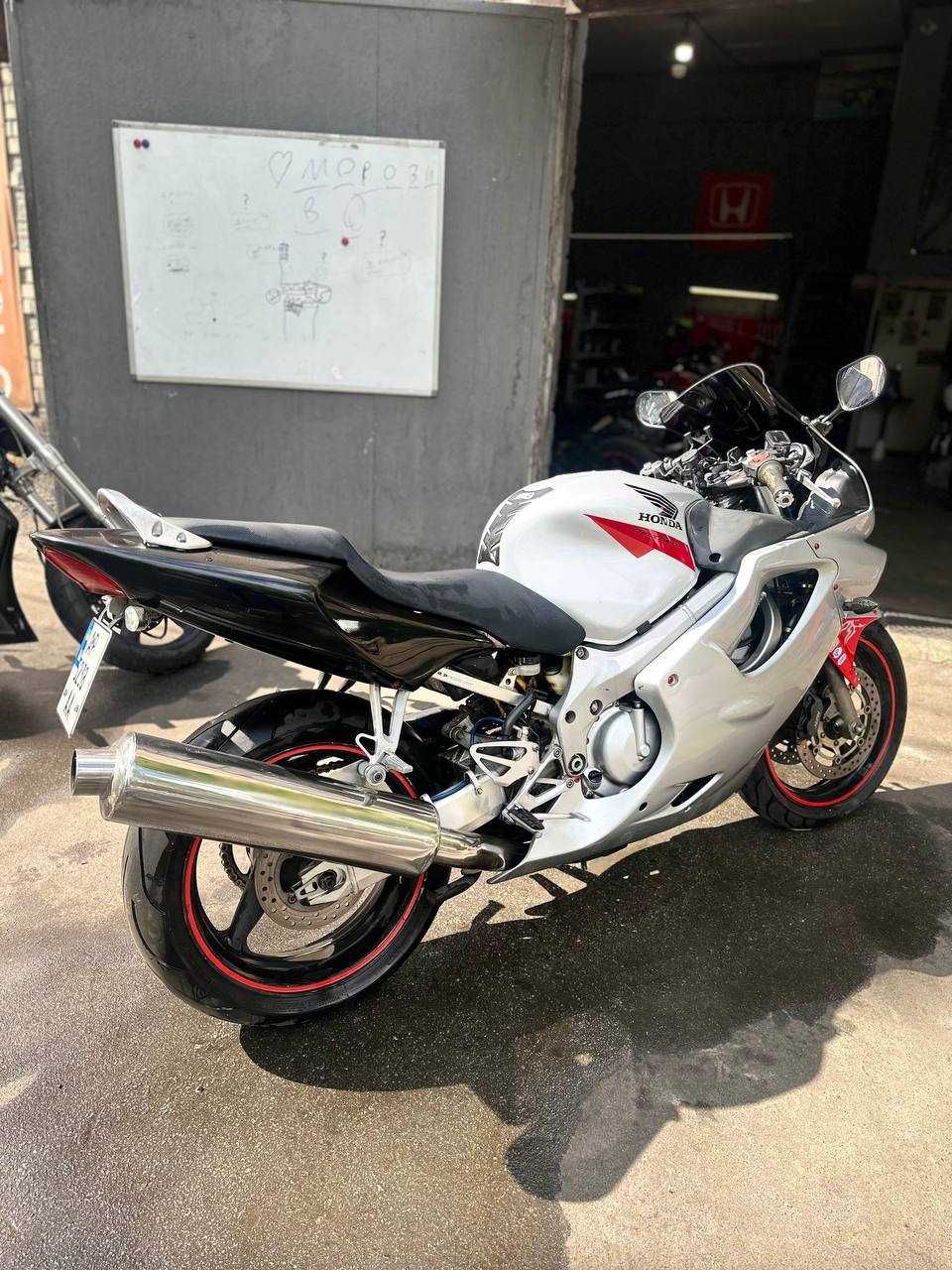 Продам мотоцикл Honda CBR 600 F4I