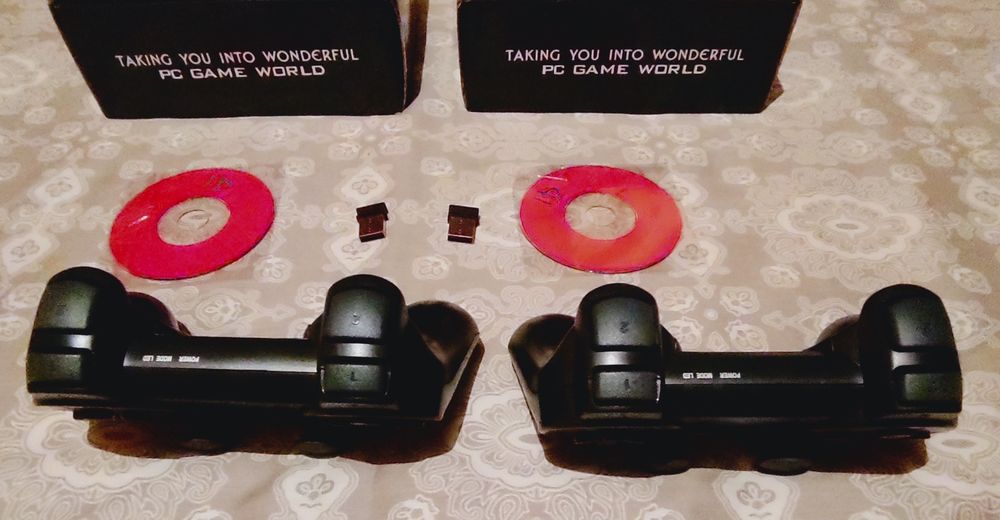 Пара Геймпадів для гри на пк та ps
