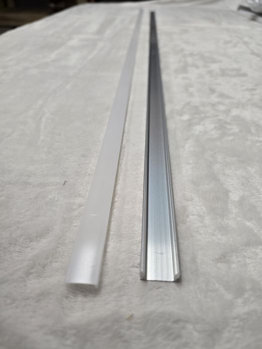 Listew aluminiowa na taśmę led 1m kątowa i prosta