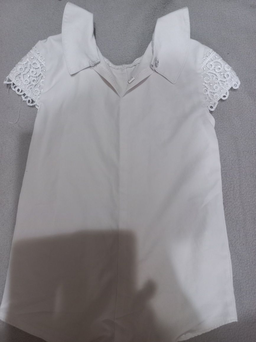 Блузка белая, для девочки 6-7