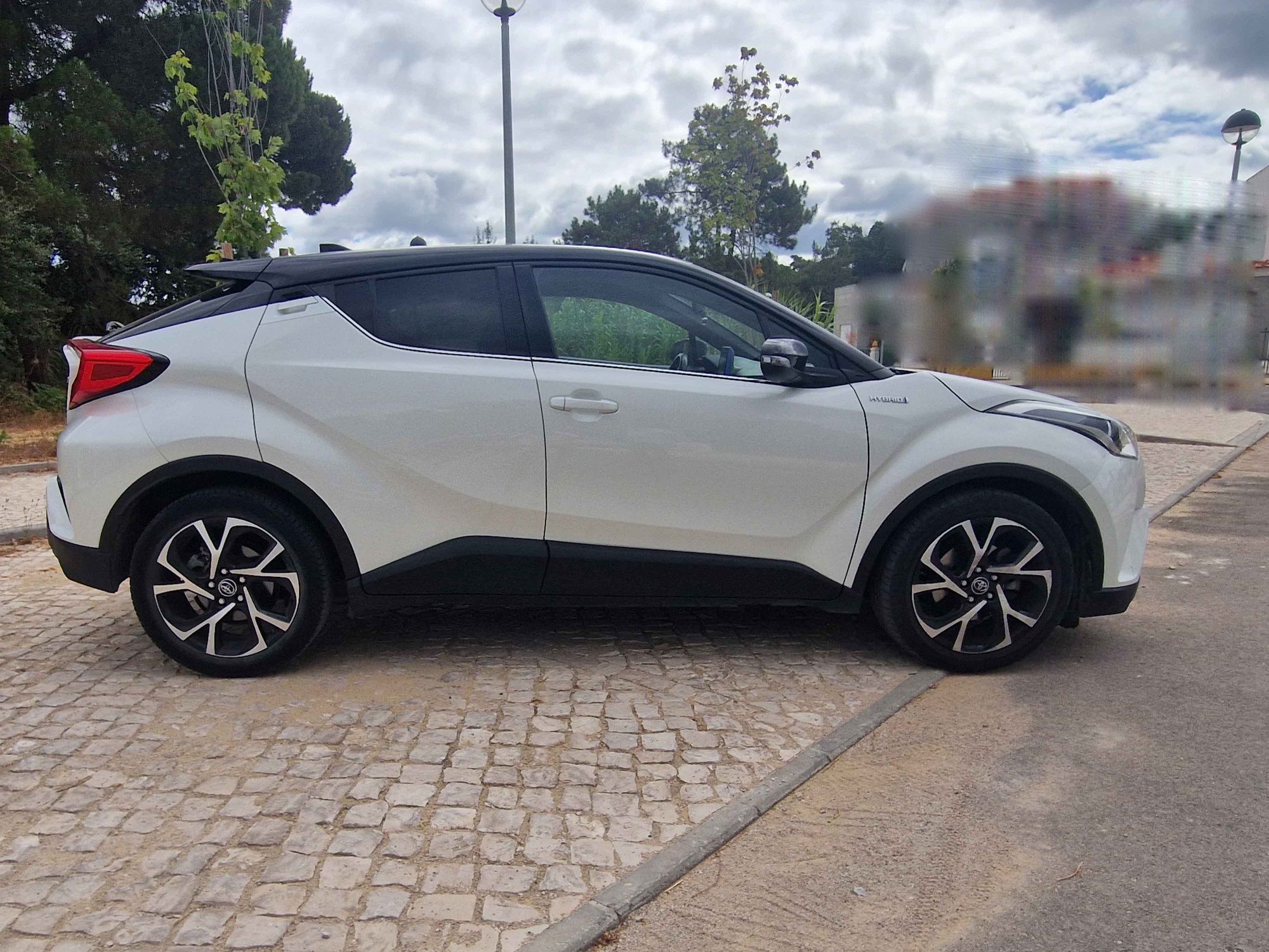 Toyota CHR 1.8 híbrido