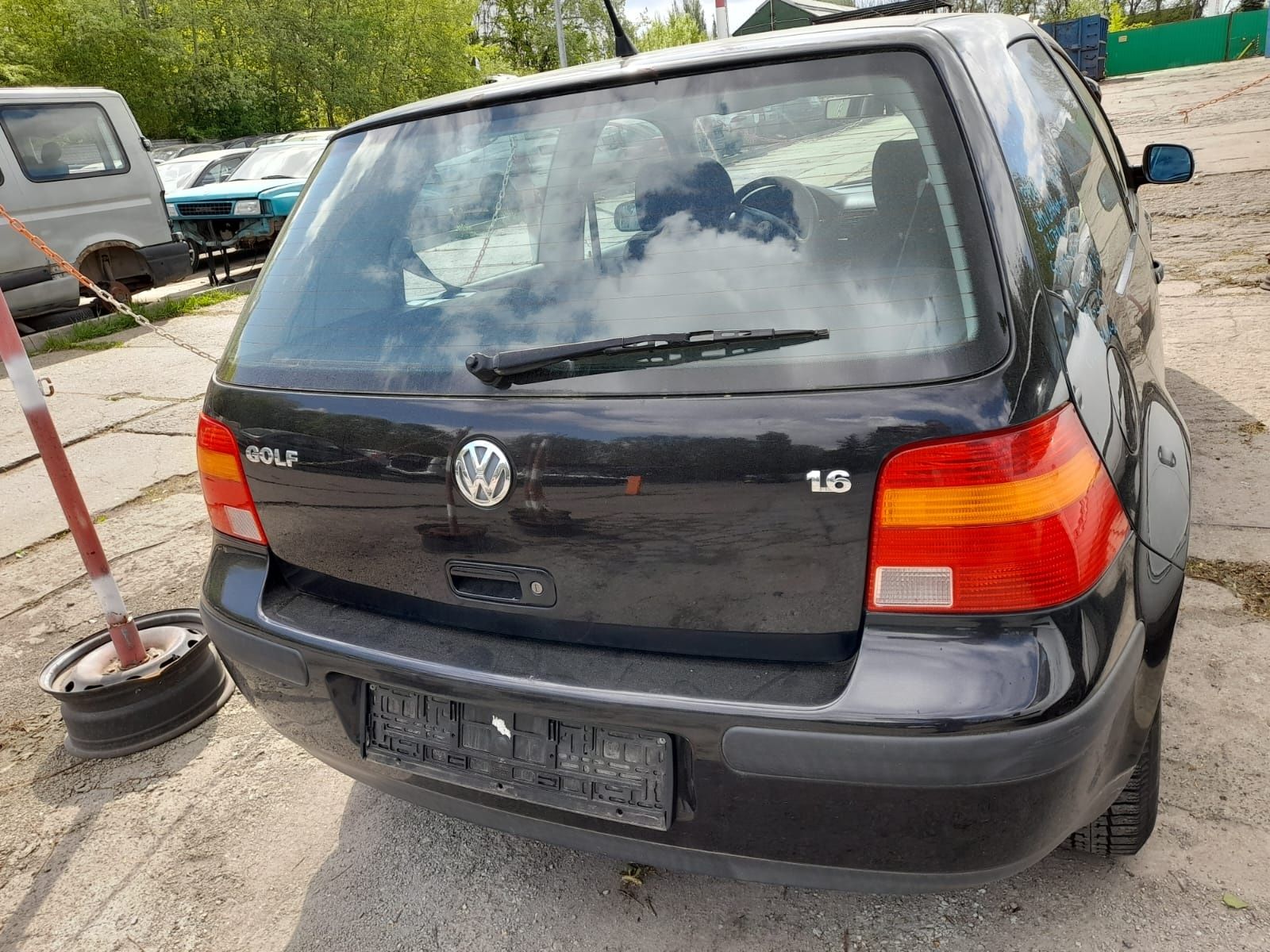 Vw Golf IV 2001r. 1.6 benzyna 55kW/75KM maska 225/24