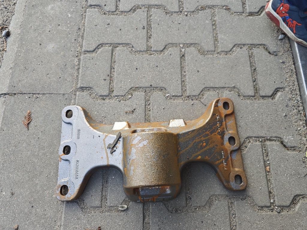 Łapa siodła 150mm Jost
