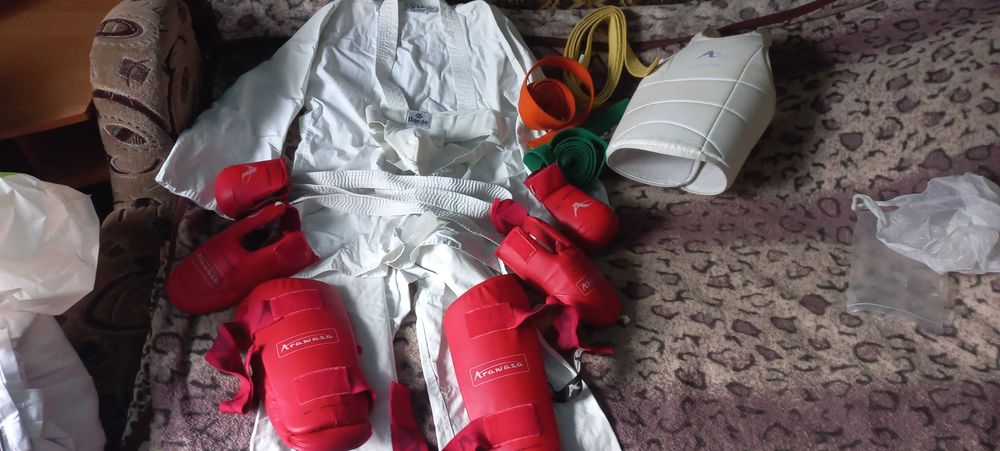 Кімоно, захист,рукавички.