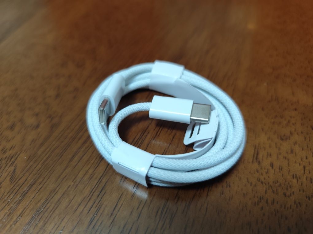 Cabo USB C - USB C com 1 metro