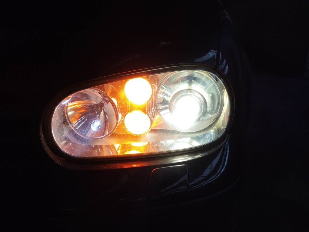 Oryginalne lampy reflektory ksenonowe Bosch Volkswagen Golf IV