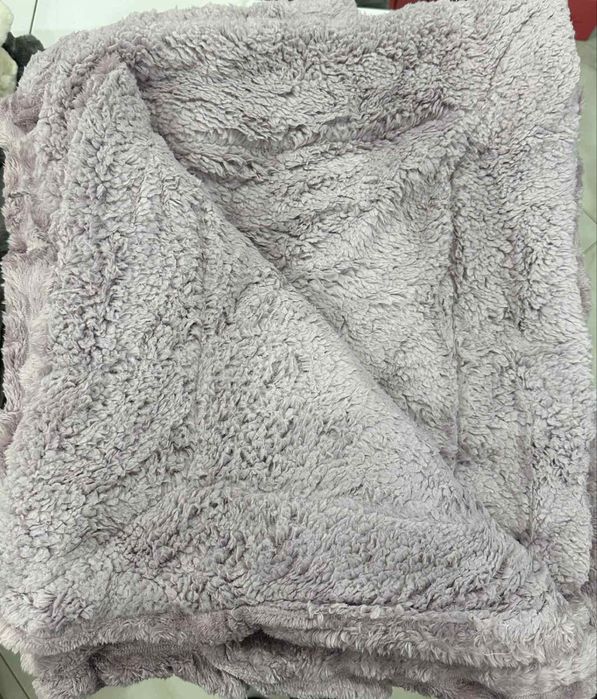 Двостороннє приємні мʼякі пледики на "Овчині" «Королівський Шарпей»