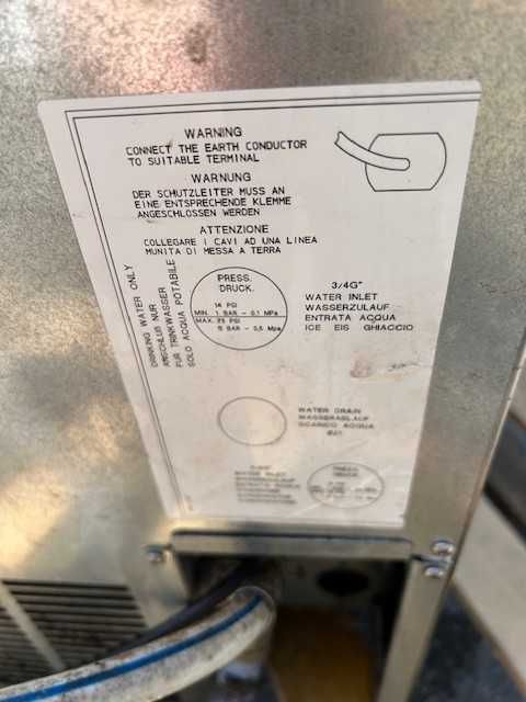 Máquina de gelo usada