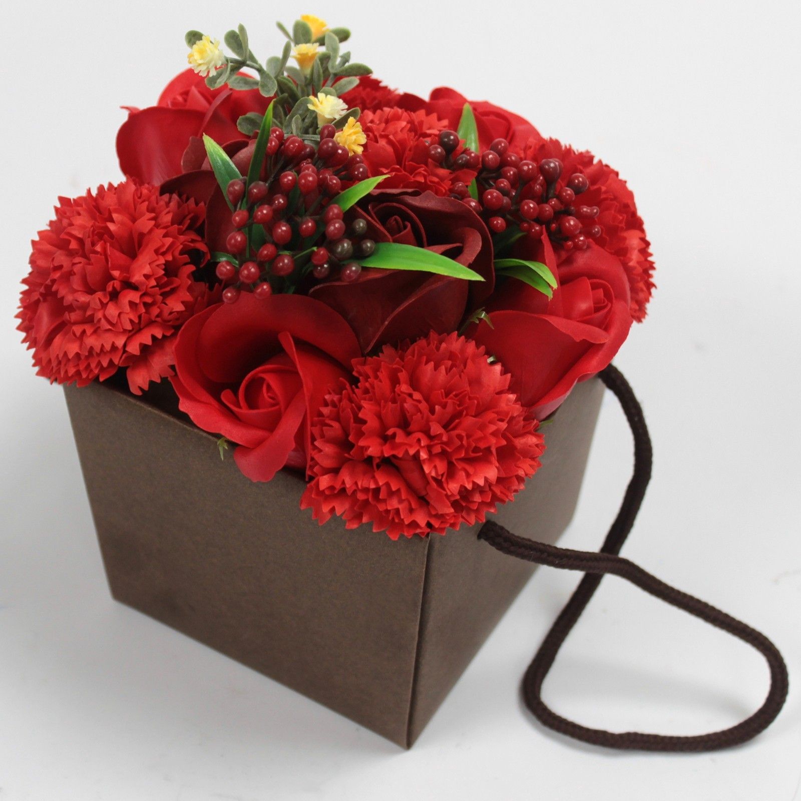 Flowerbox Mydlany Bukiet Kwiatowy Czerwone Róże i Goździki Walentynki
