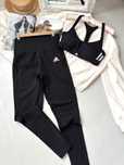 Черные сплртивные лосины Adidas + спортивный топ с чашечками размер М