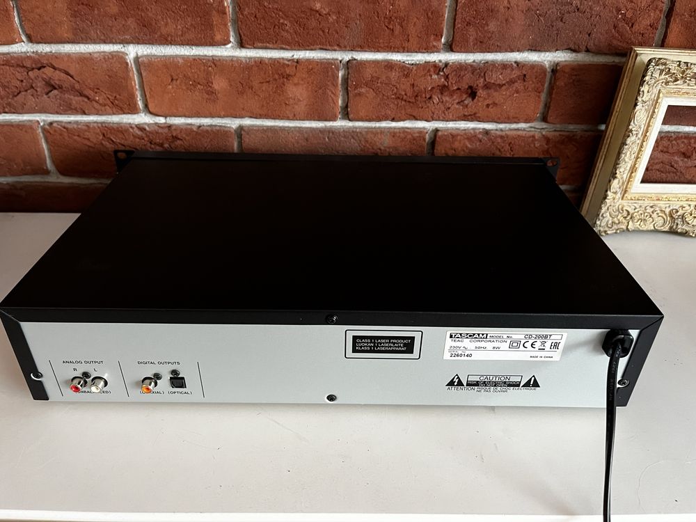 Tascam CD-200BT - Odtwarzacz CD/MP3/WAV/Bluetooth