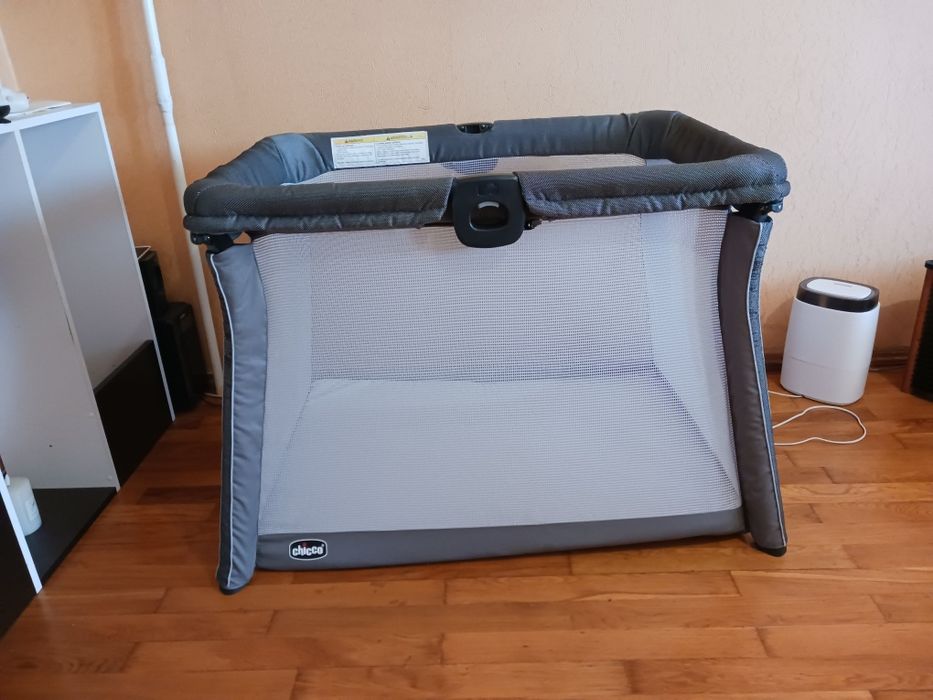 Продам машины пеленгатор и кровать чико