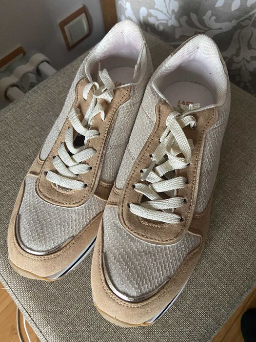 Sapatilhas confortáveis (pé largo)