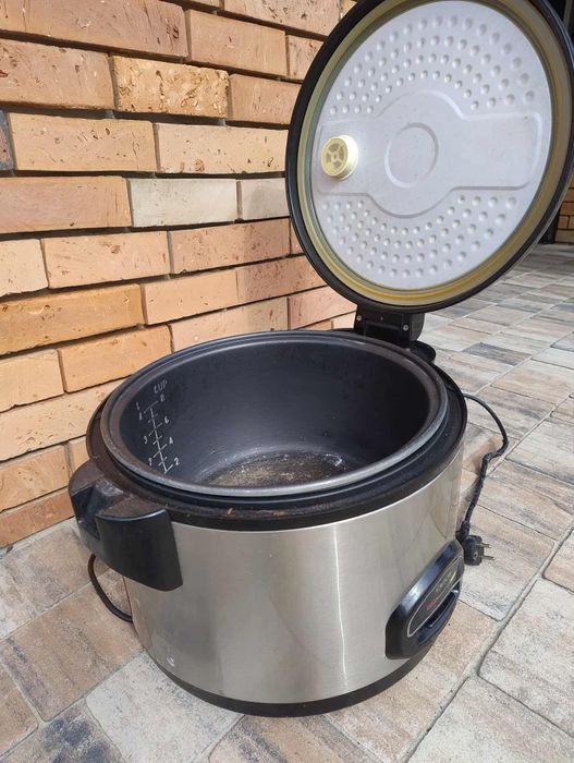 Garnek gastronomiczny do podgrzewania posiłków