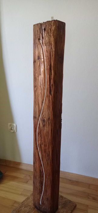 Lampa stojąca drewniana