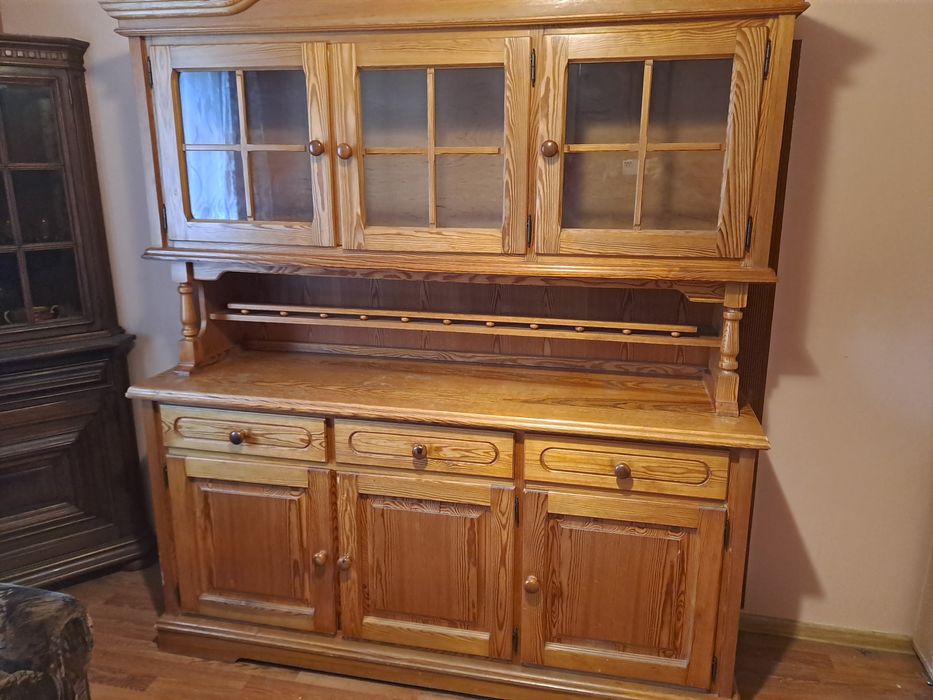 komoda i kredens z drewna