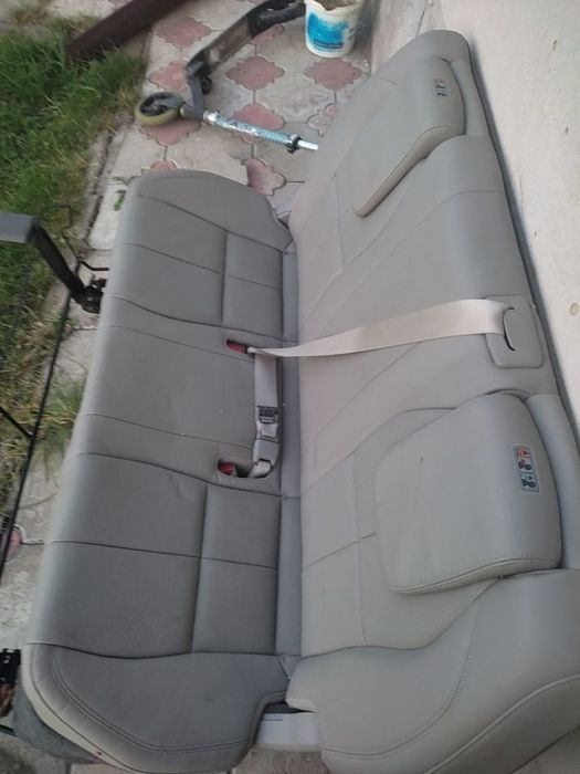 Задній диван kia carnival