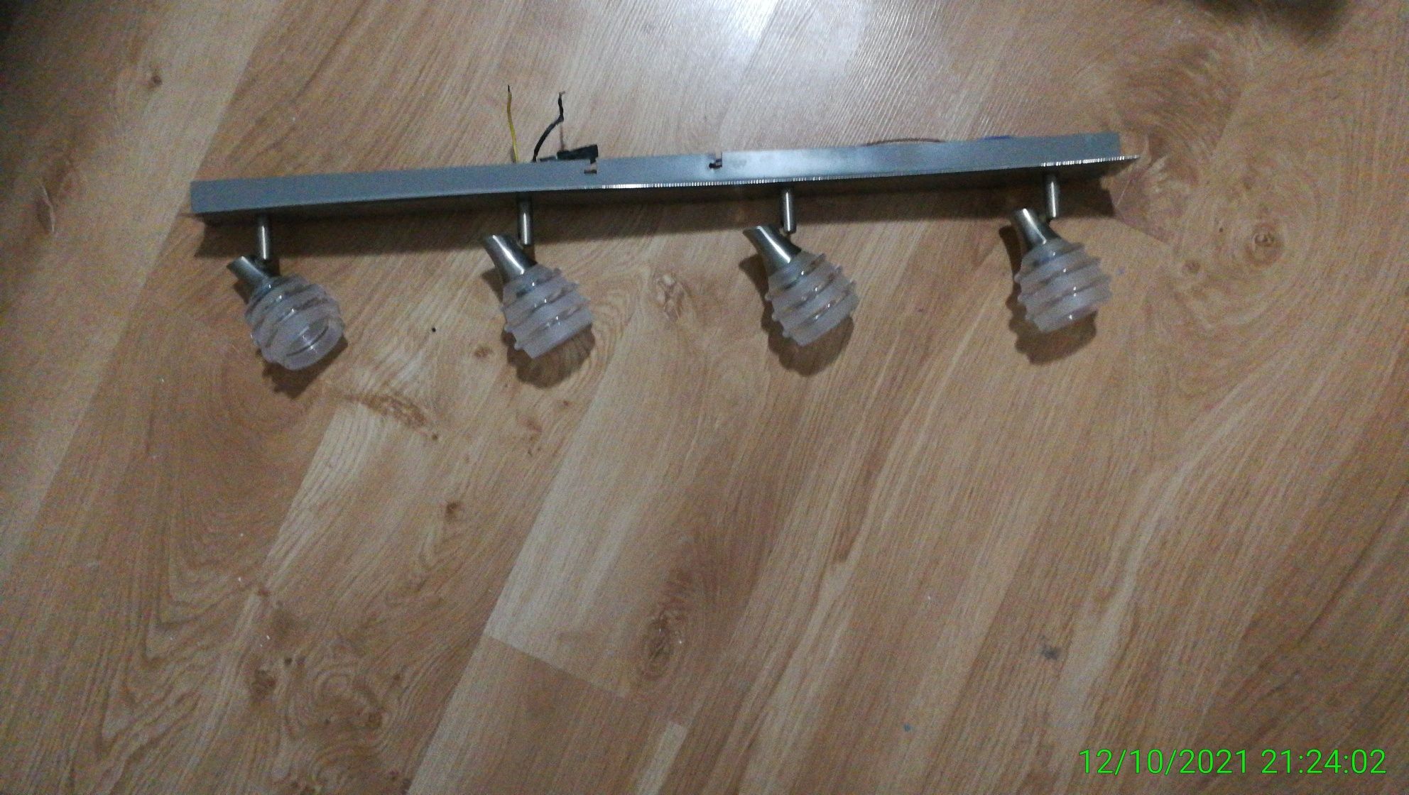 Lampa. Sufitowa 4-kierunkowa