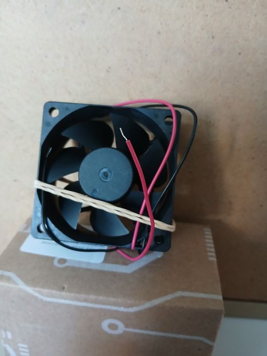 Вентилятори нові Sunon  12V  MF60251V2-1000U-A99