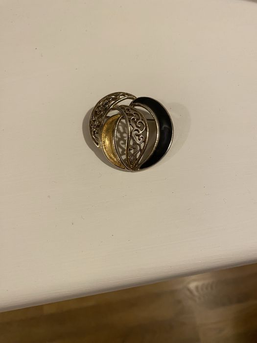 Продам брошки недорого