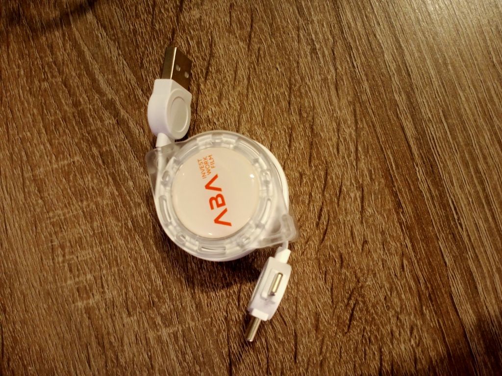 Kabel USB --> Lightning/microUSB/USB-C