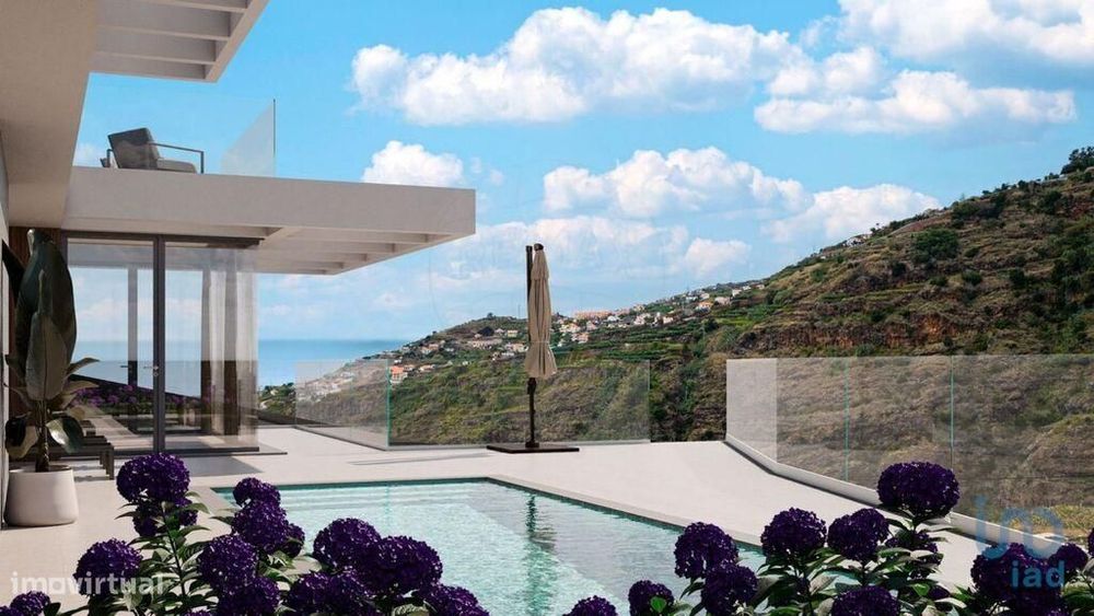 Casa / Villa T4 em Ribeira Brava de 202,00 m2