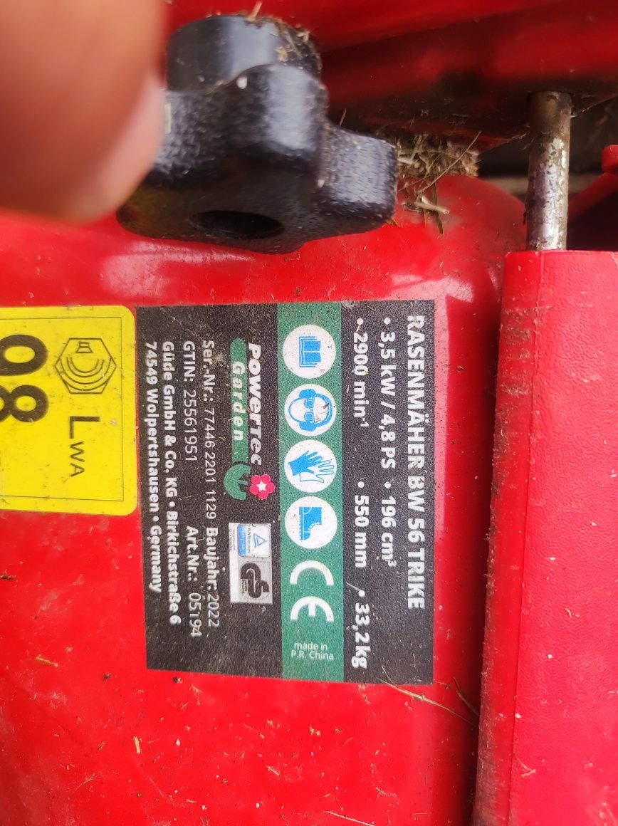Kosiarka spalinowa z napędem trzykołowa z bocznym wyrzutem bw 56 trike