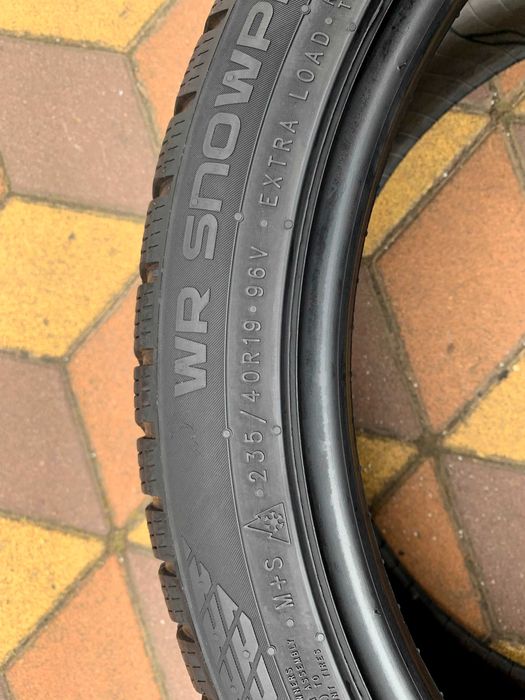 235/40 R19 Nokian WR Snowproof P. Шини зимові 4 шт.