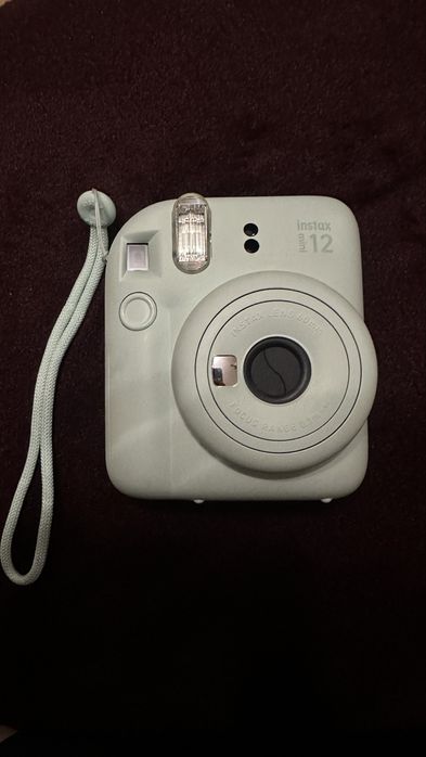 Instax mini 12  mint  green
