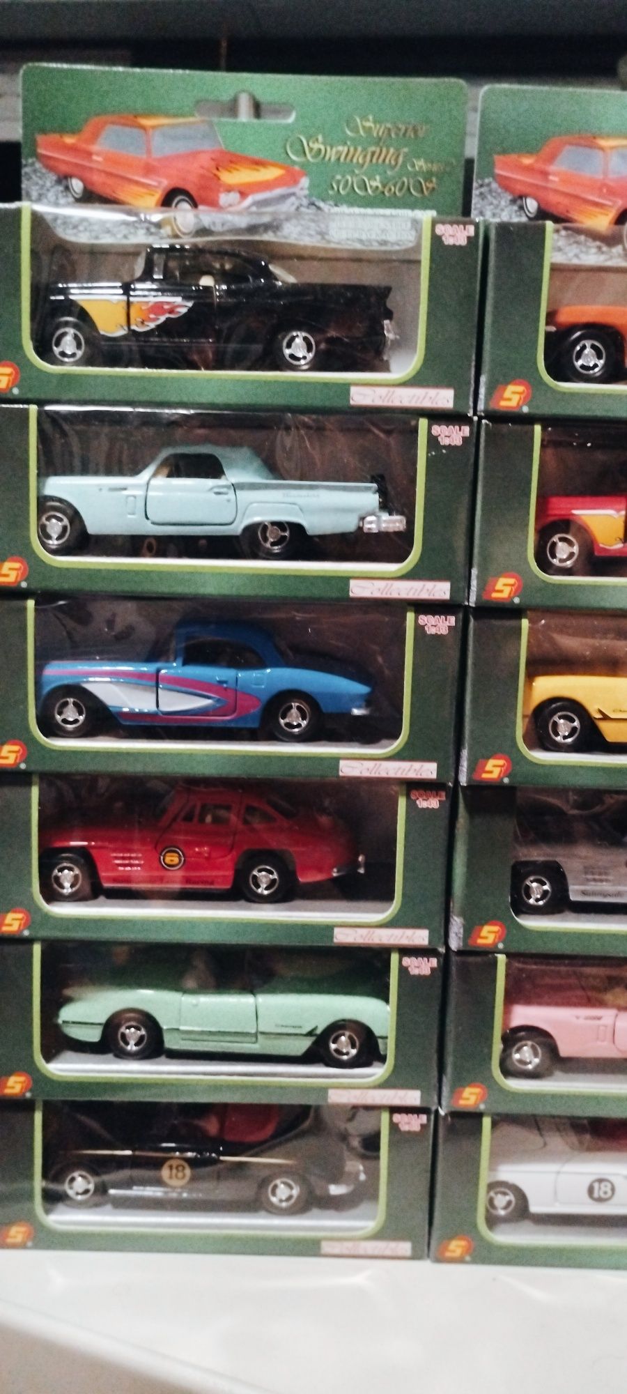 Lote de 10 carros clássicos em miniatura 1:43 – Swinging 50s & 60s Col