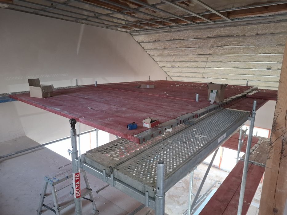 Wynajem rusztowania fasadowe plettac ramowe