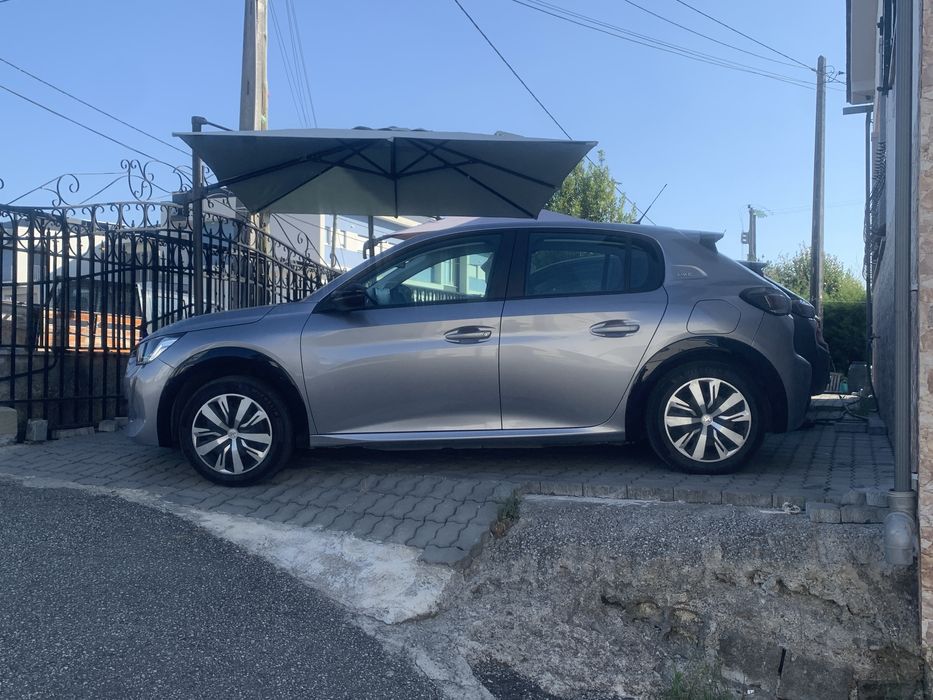 Peugeot e-208 "Like"