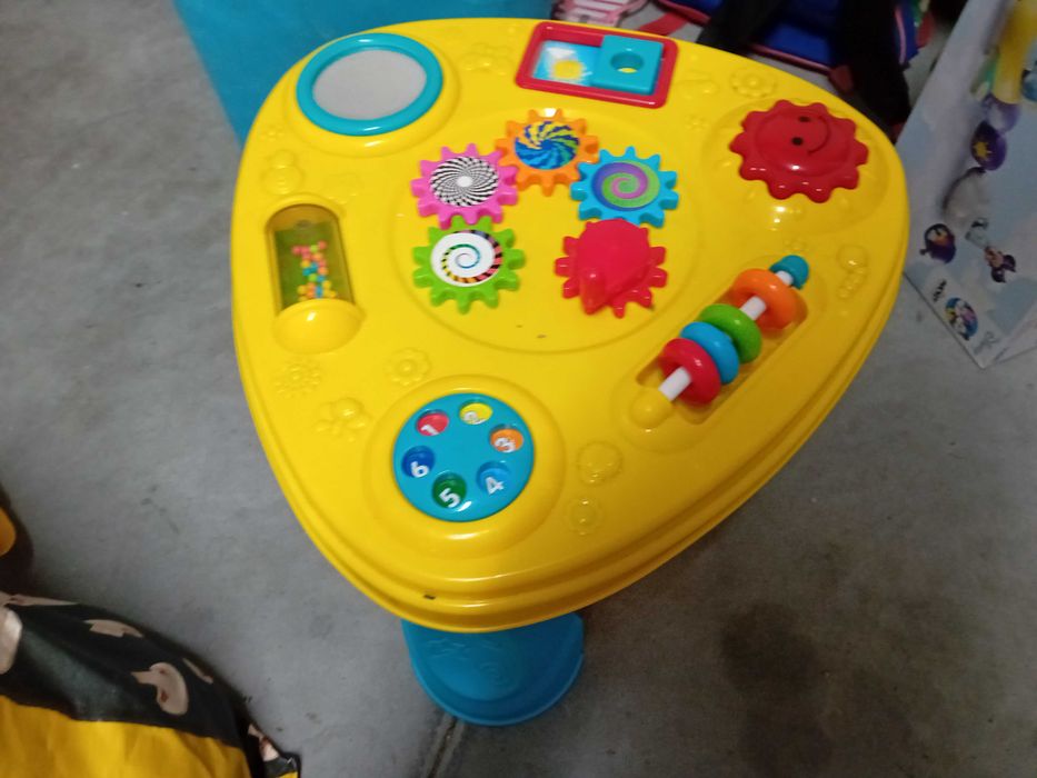 Mesa atividades para bebés
