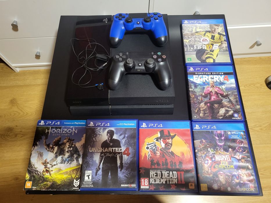PlayStation 4 500GB + 2 comandos + headset + 6 jogos originais