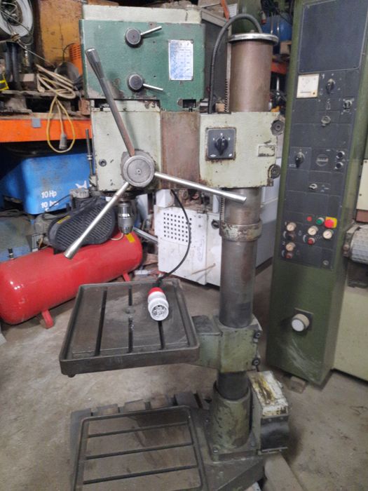 Máquina de furar de coluna